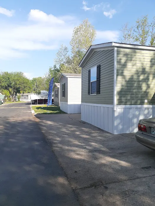 Canadian Shores Mobile Home Picture 6