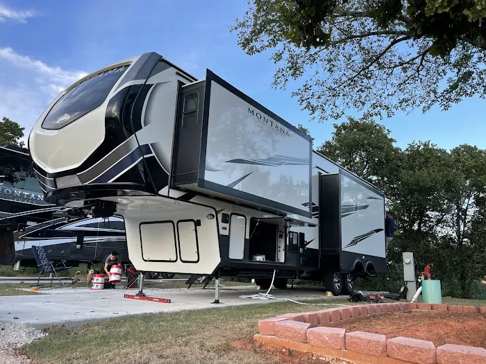 Redbud RV Park Picture 6