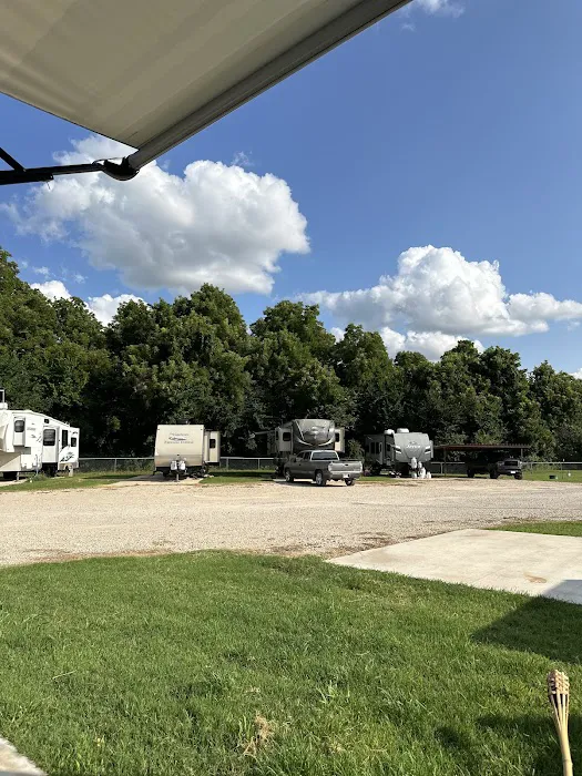 Redbud RV Park Picture 2
