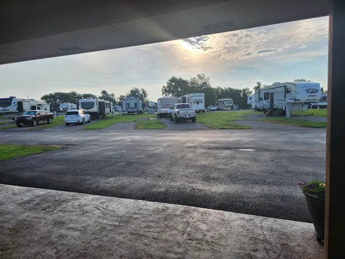 Pecan Grove RV Resort Picture 3