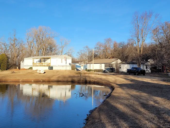 Sherwood Forest Mobile Home Community Picture 2