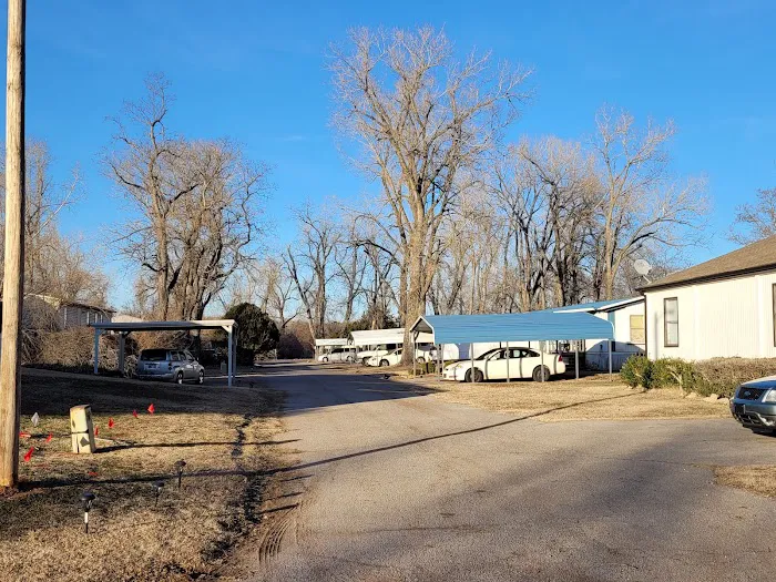 Sherwood Forest Mobile Home Community Picture 8
