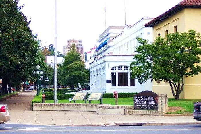 Young's Lakeshore RV Resort Picture 1