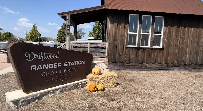 Stardust Airstream & RV Resort Picture 4