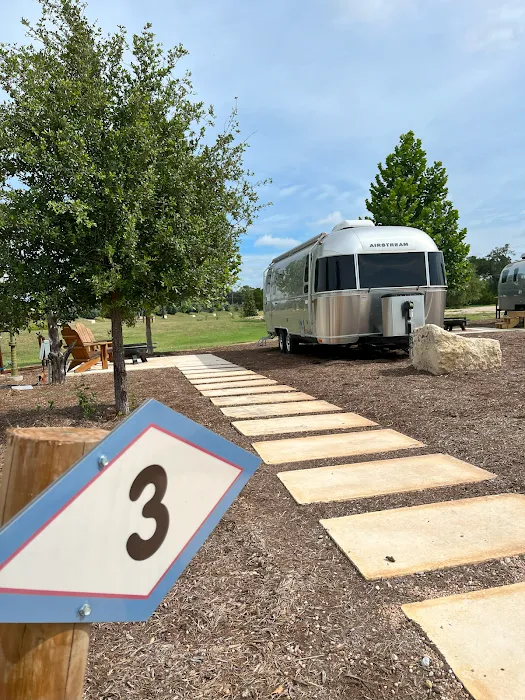 Stardust Airstream & RV Resort Picture 9