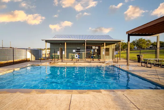 Henly RV Park Picture 1