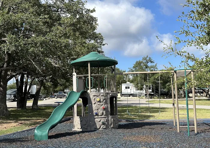 Henly RV Park Picture 3