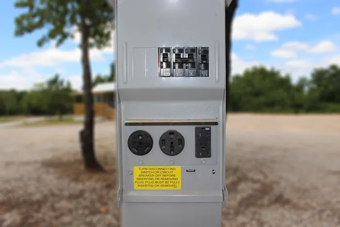 Sleepy Hollow RV Park Picture 6