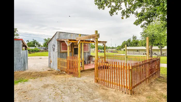 Sleepy Hollow RV Park Picture 8