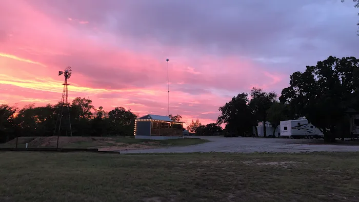 Sleepy Hollow RV Park Picture 10