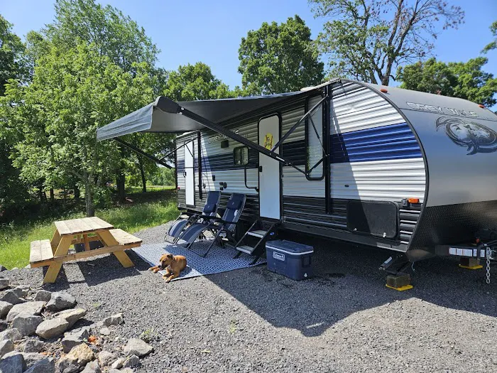 Grassy Road Cabins and Camping Picture 3