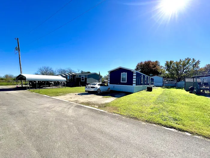 Lighthouse Mobile Home Park Picture 7