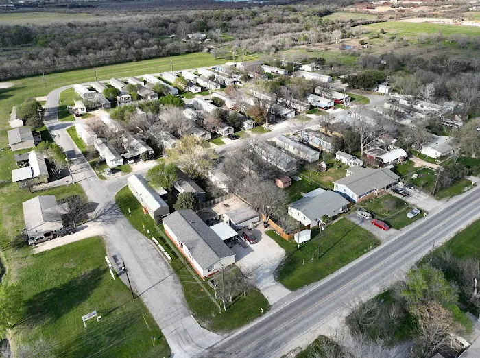 Lighthouse Mobile Home Park Picture 8