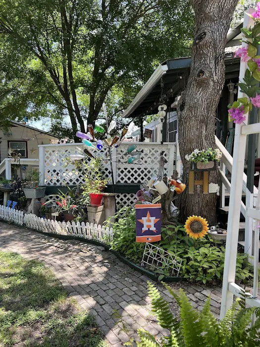 Lighthouse Mobile Home Park Picture 6