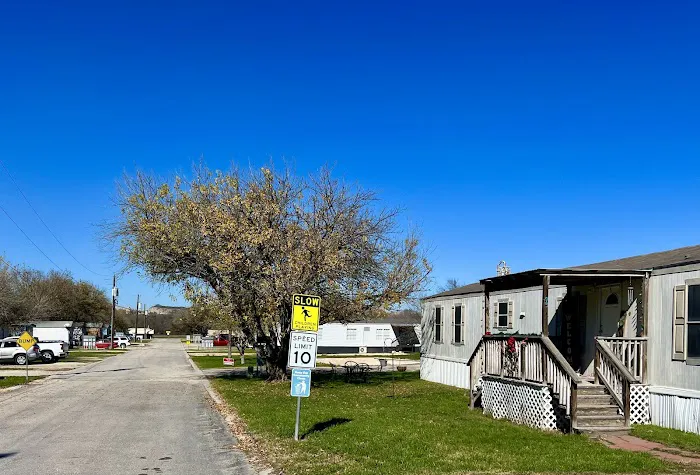 Coastal Bend Mobile Home Park Picture 5