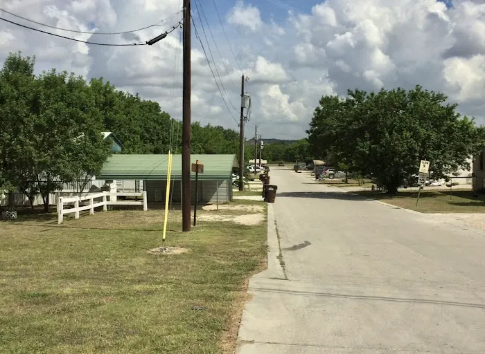 Coastal Bend Mobile Home Park Picture 2