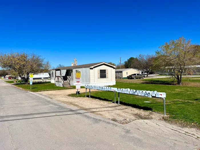 Coastal Bend Mobile Home Park Picture 9