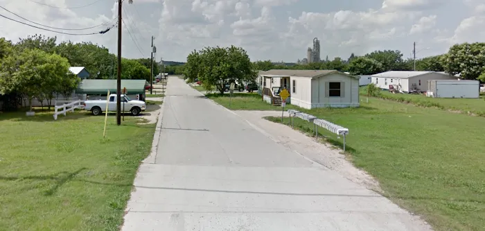 Coastal Bend Mobile Home Park Picture 10