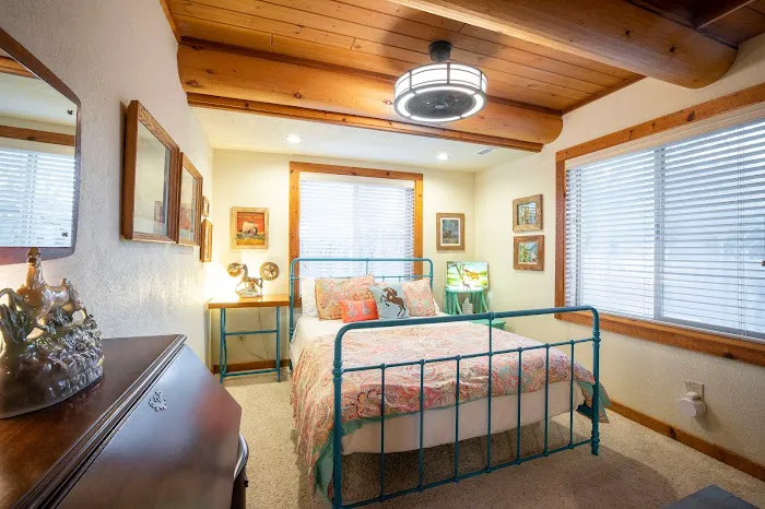 Corner Star Cabin (& RV Park) Picture 6