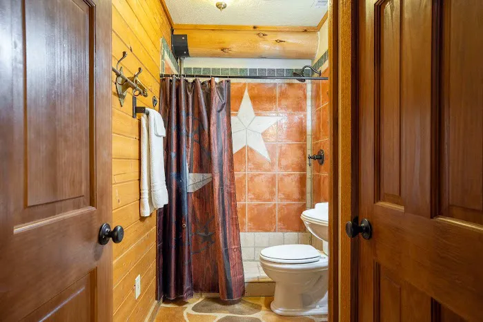 Corner Star Cabin (& RV Park) Picture 5