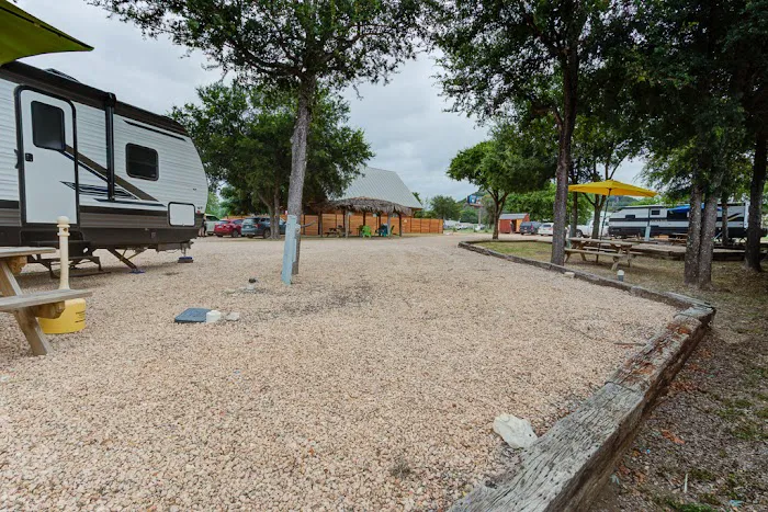 Corner Star Cabin (& RV Park) Picture 3