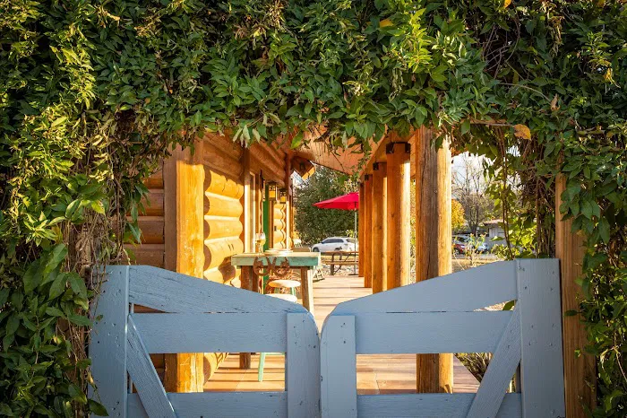 Corner Star Cabin (& RV Park) Picture 7