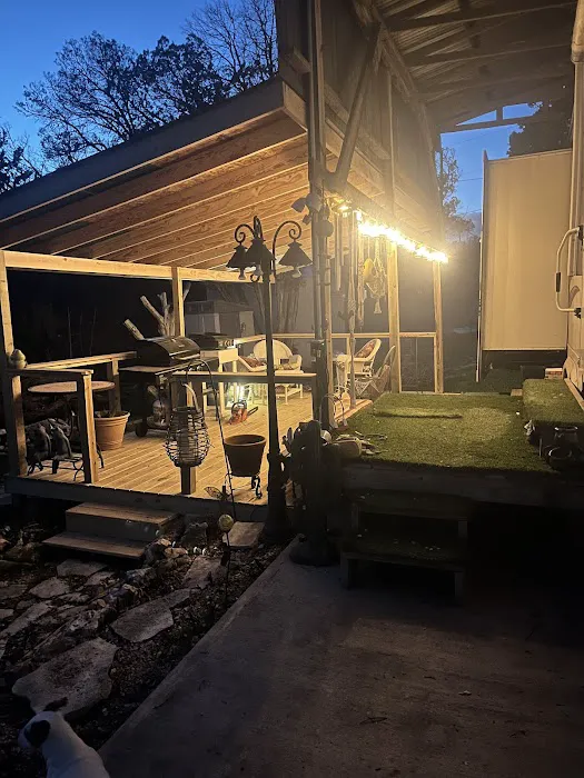 Rockfield RV Park Picture 2