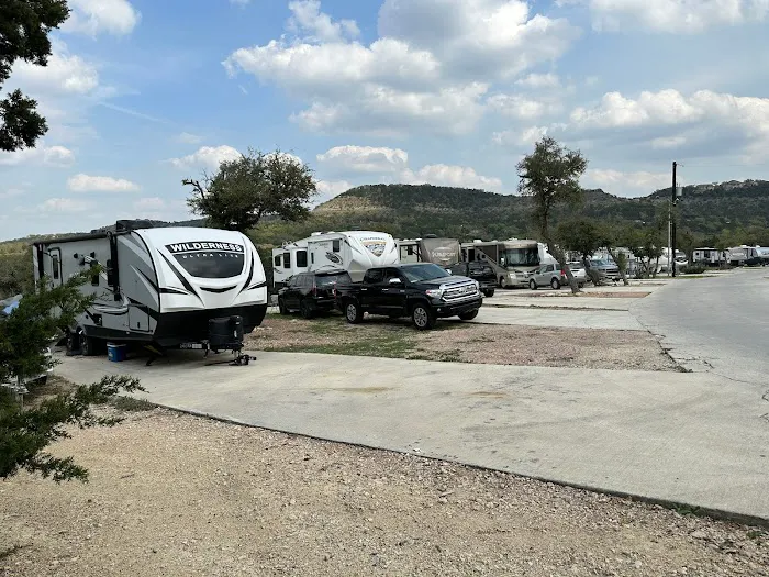 Fox Hollow RV Park & Cottages Picture 6