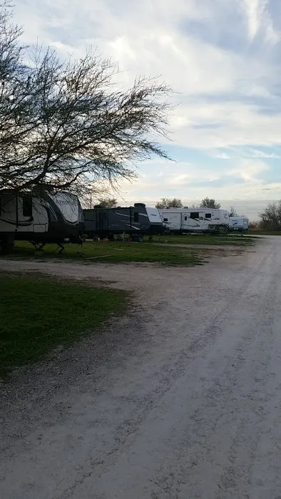 Twin Oaks RV Park Picture 1