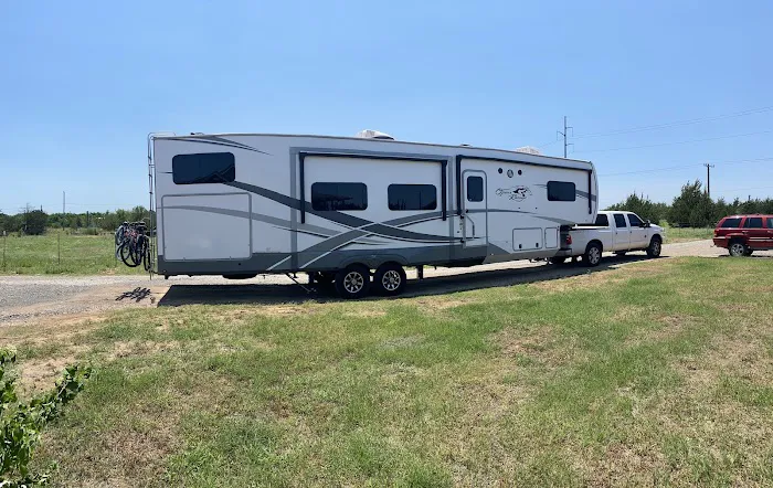 Beeville RV Park Picture 1