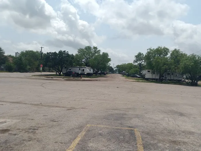 Mission Trails RV Park Picture 9