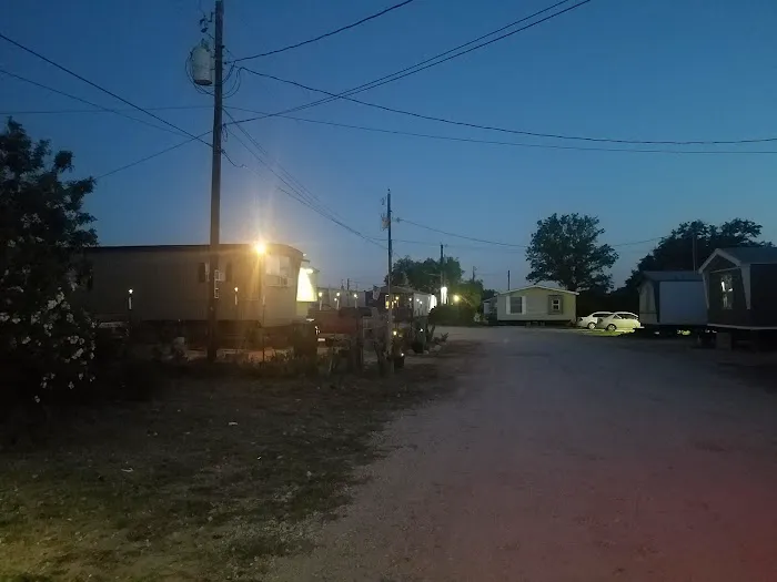 Highway 16 Mobile Home & RV Community Picture 5