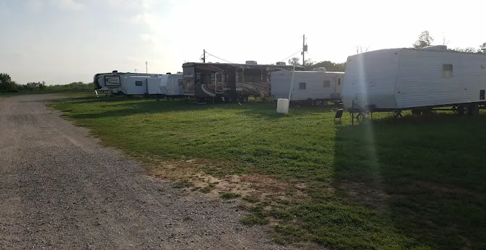 Twin Oaks RV Park Picture 3