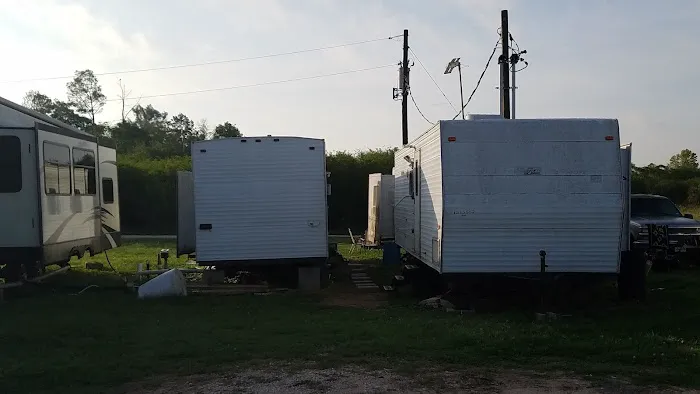 Twin Oaks RV Park Picture 6