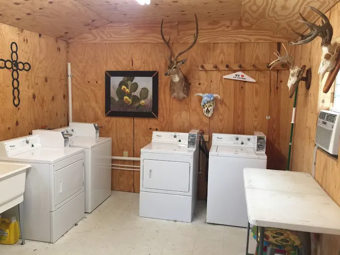 R&M RV Park Picture 3