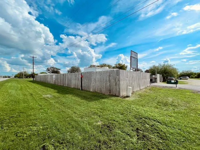 Bluewind RV Park Picture 1