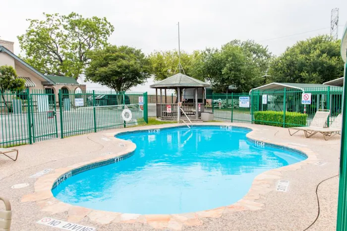 Greentree Village Mobile Home & RV Community Picture 3