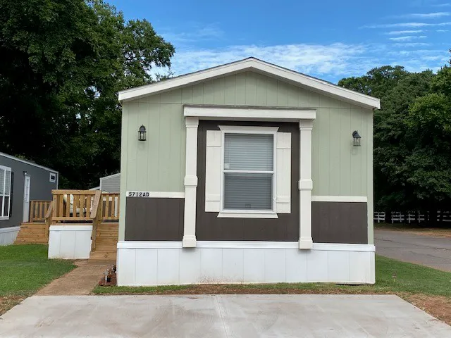Arrowwood Mobile Home Community Picture 10