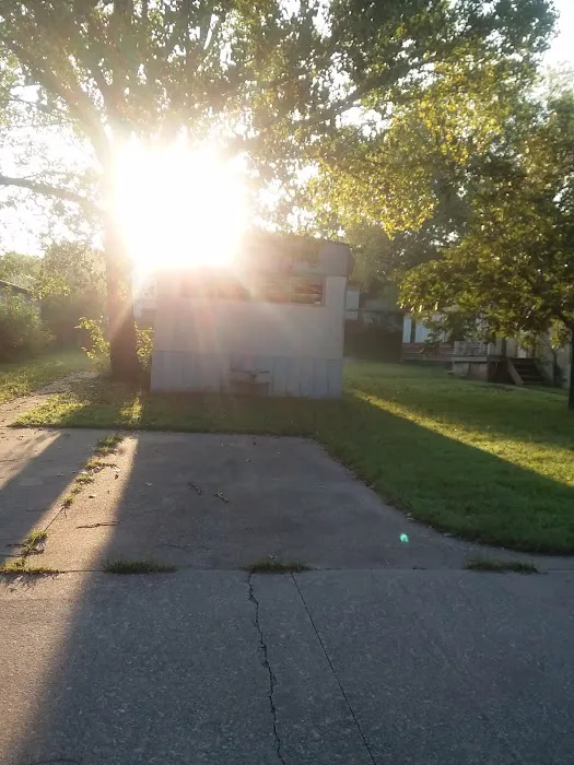 Hilltop Mobile Home Park Picture 4