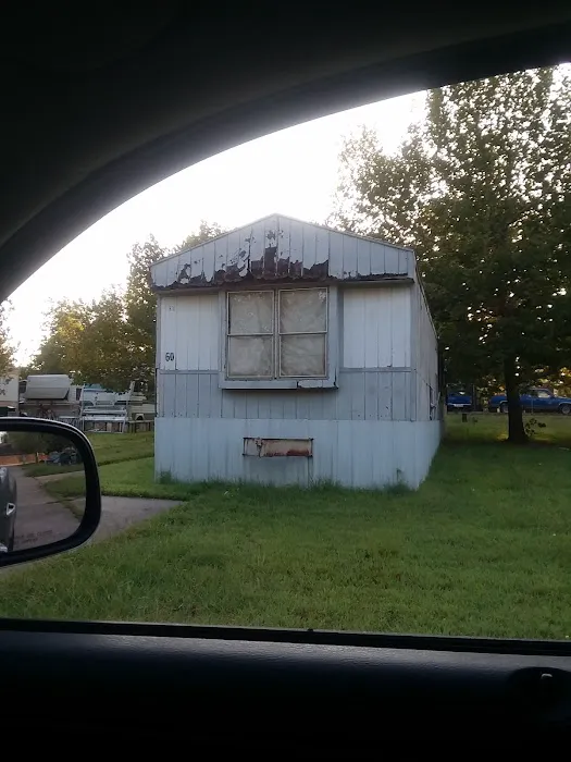 Hilltop Mobile Home Park Picture 7