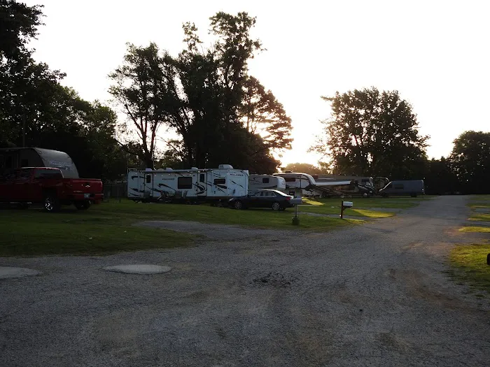 Country Hollow RV Park & Campground Picture 2