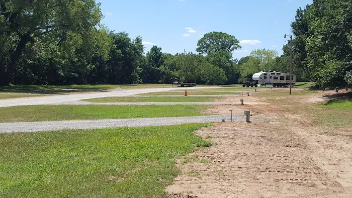 Country Hollow RV Park & Campground Picture 1