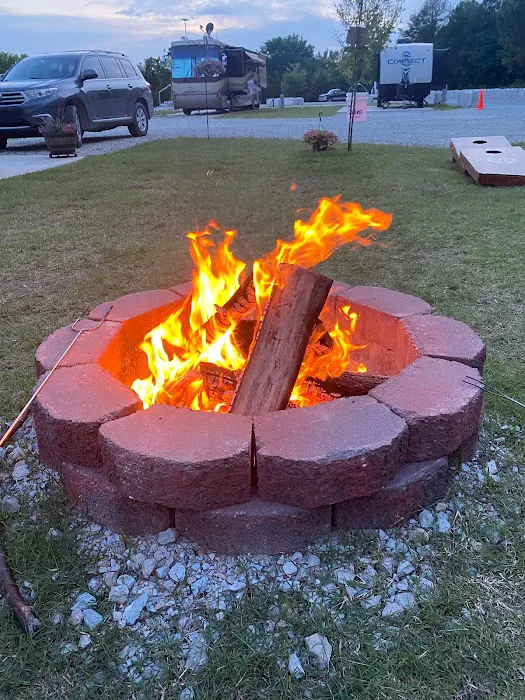 Happy Acres RV Park & Campground Picture 3