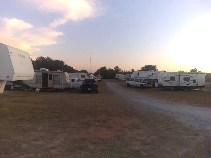 Duncan's Grove R.V. Park Picture 9