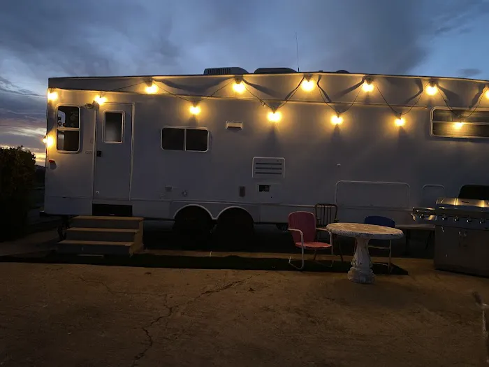 Paradise Valley Outlanders RV Park Picture 4