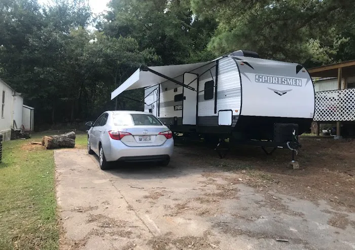 Pleasant Mobile Home and RV Park Picture 4