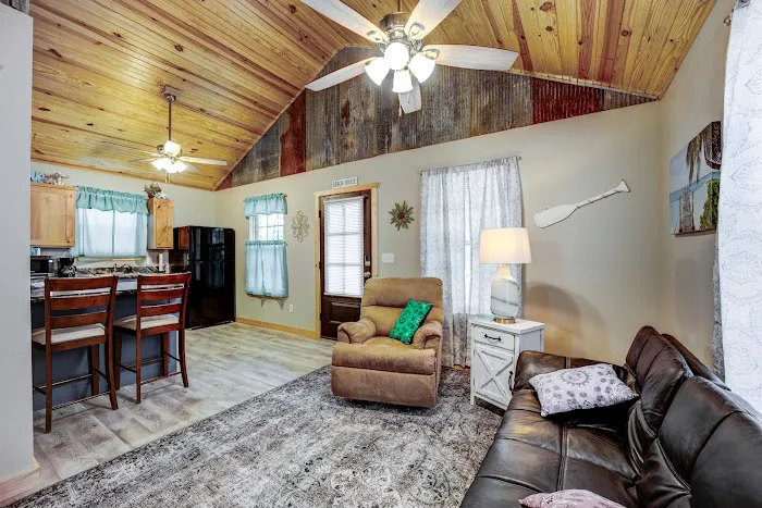 Big Pines RV Escape - Cabins & RV Picture 3