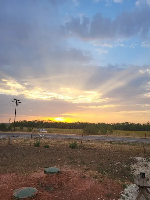 Rustic rv park Picture 3