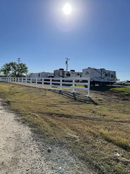 Lone Star RV Park Picture 8