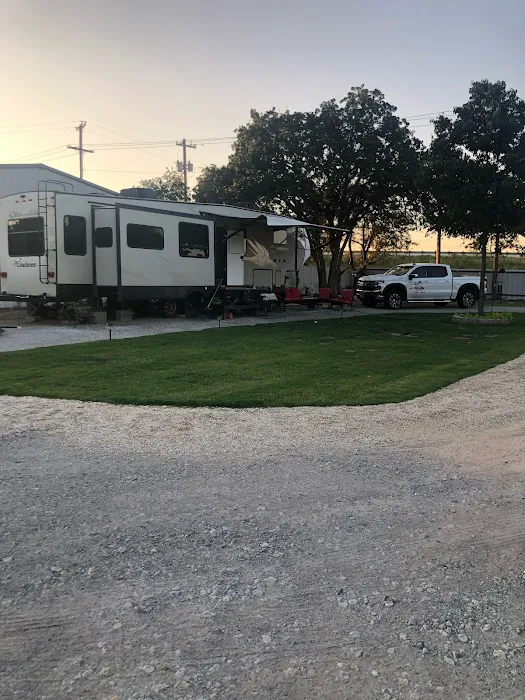 Classy Hitches RV Park Picture 2